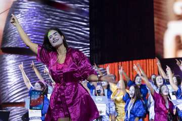 Los Nietos de SaryManchez se autodescalifican en la final de murgas al superar el tiempo establecido en señal de protesta/Lpacarnaval y TA.